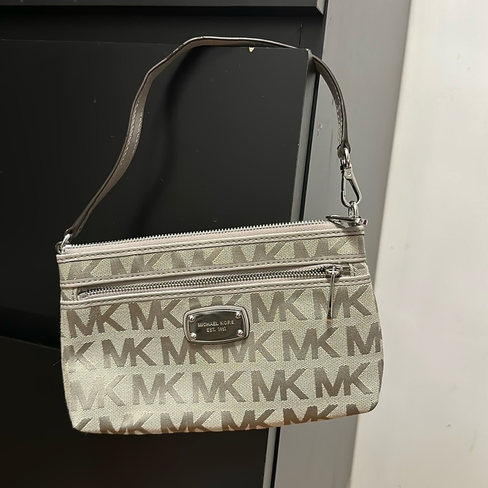 Silver/ Gray Michael Kors Clutch bag